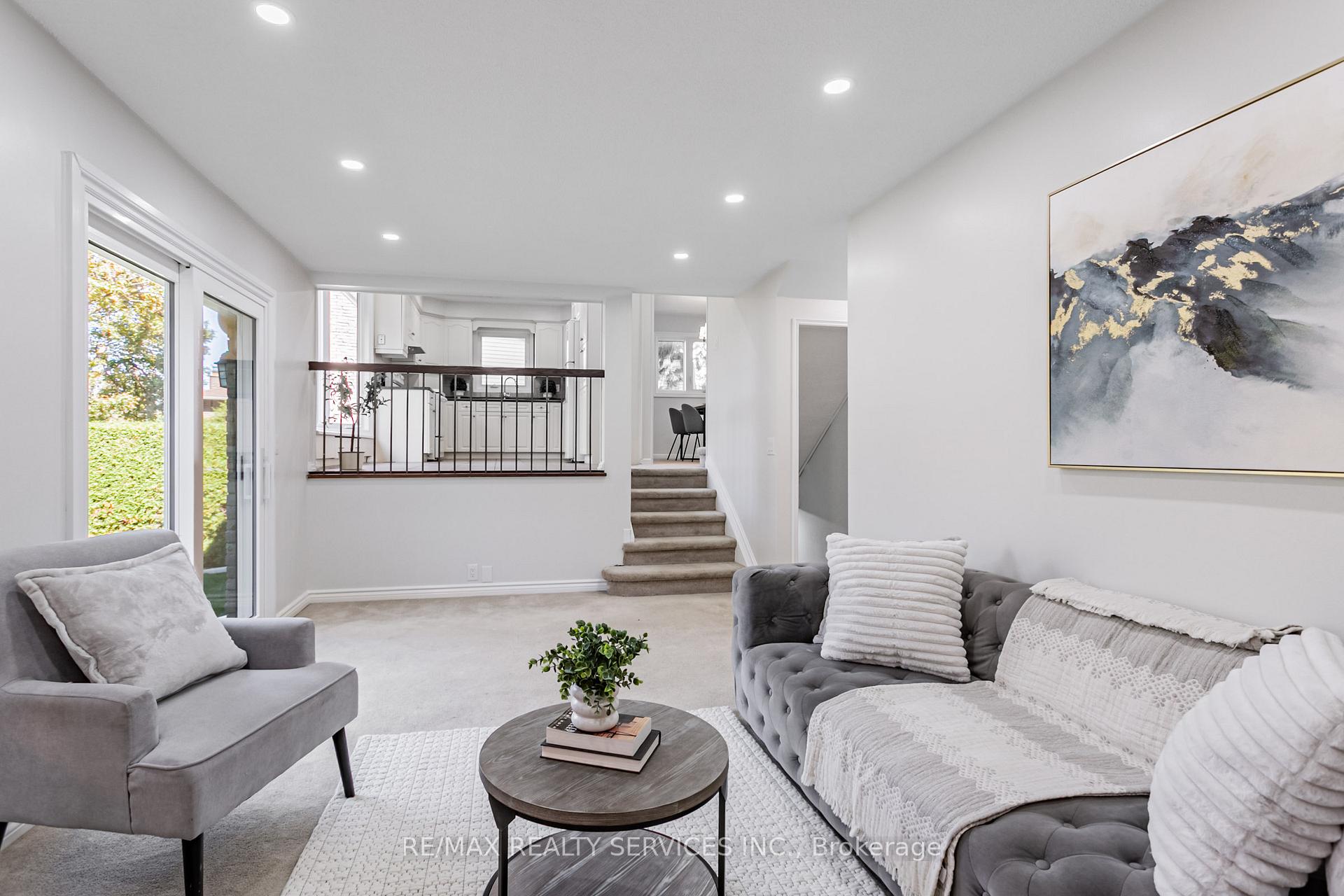 Photo 20 of 16 Marchmount Crescent, Brampton, Central Park — HOMEH
