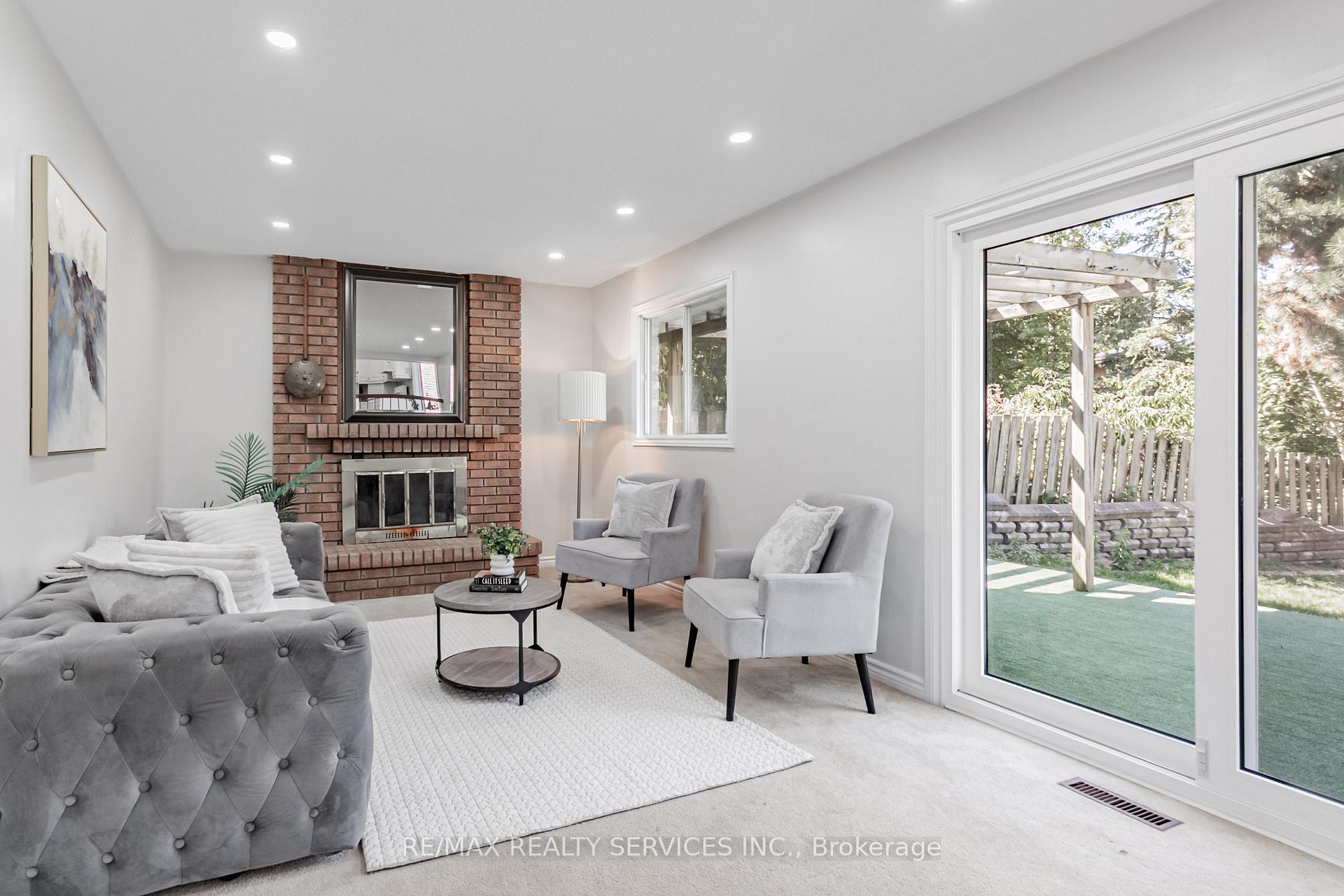 Photo 21 of 16 Marchmount Crescent, Brampton, Central Park — HOMEH