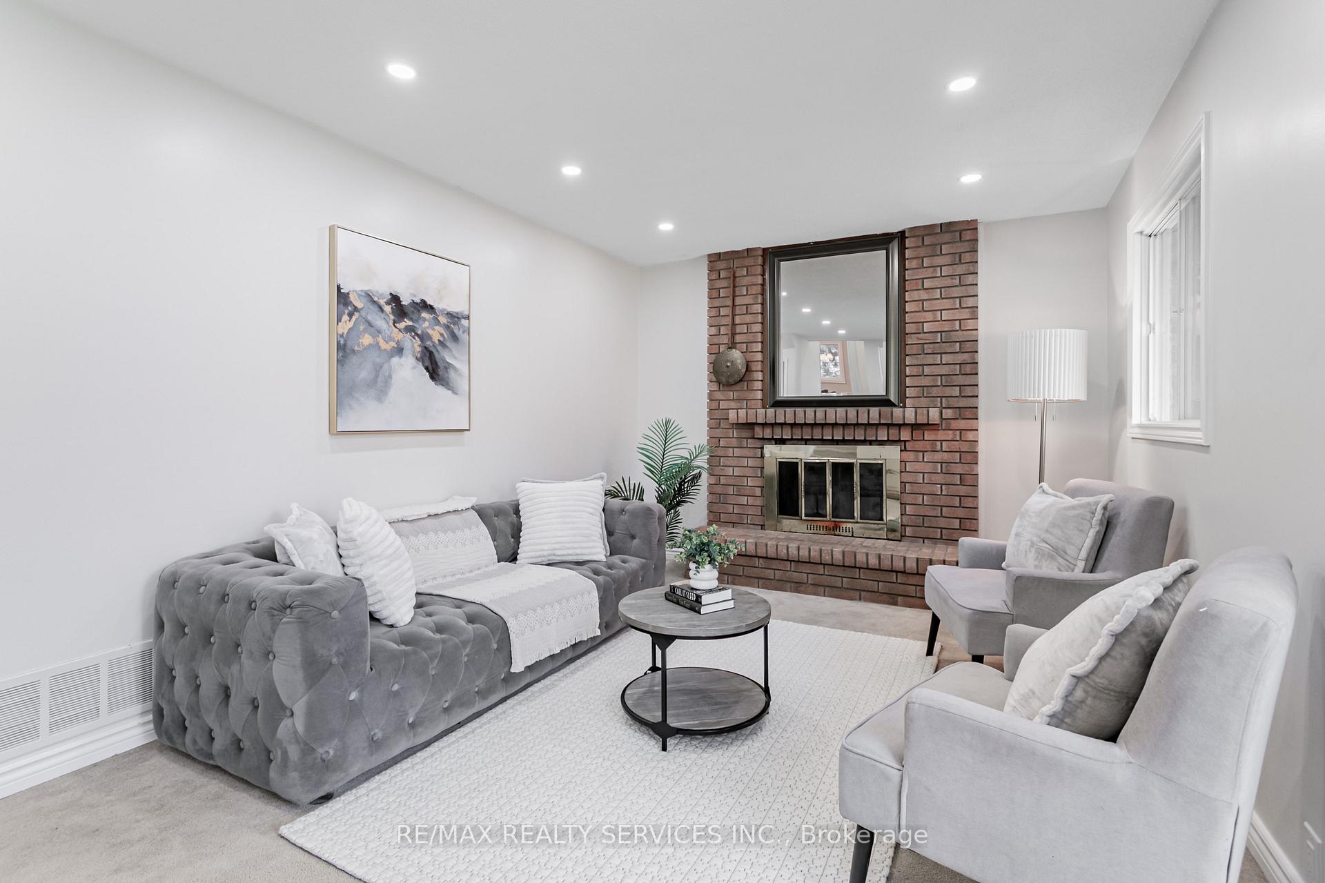 Photo 22 of 16 Marchmount Crescent, Brampton, Central Park — HOMEH