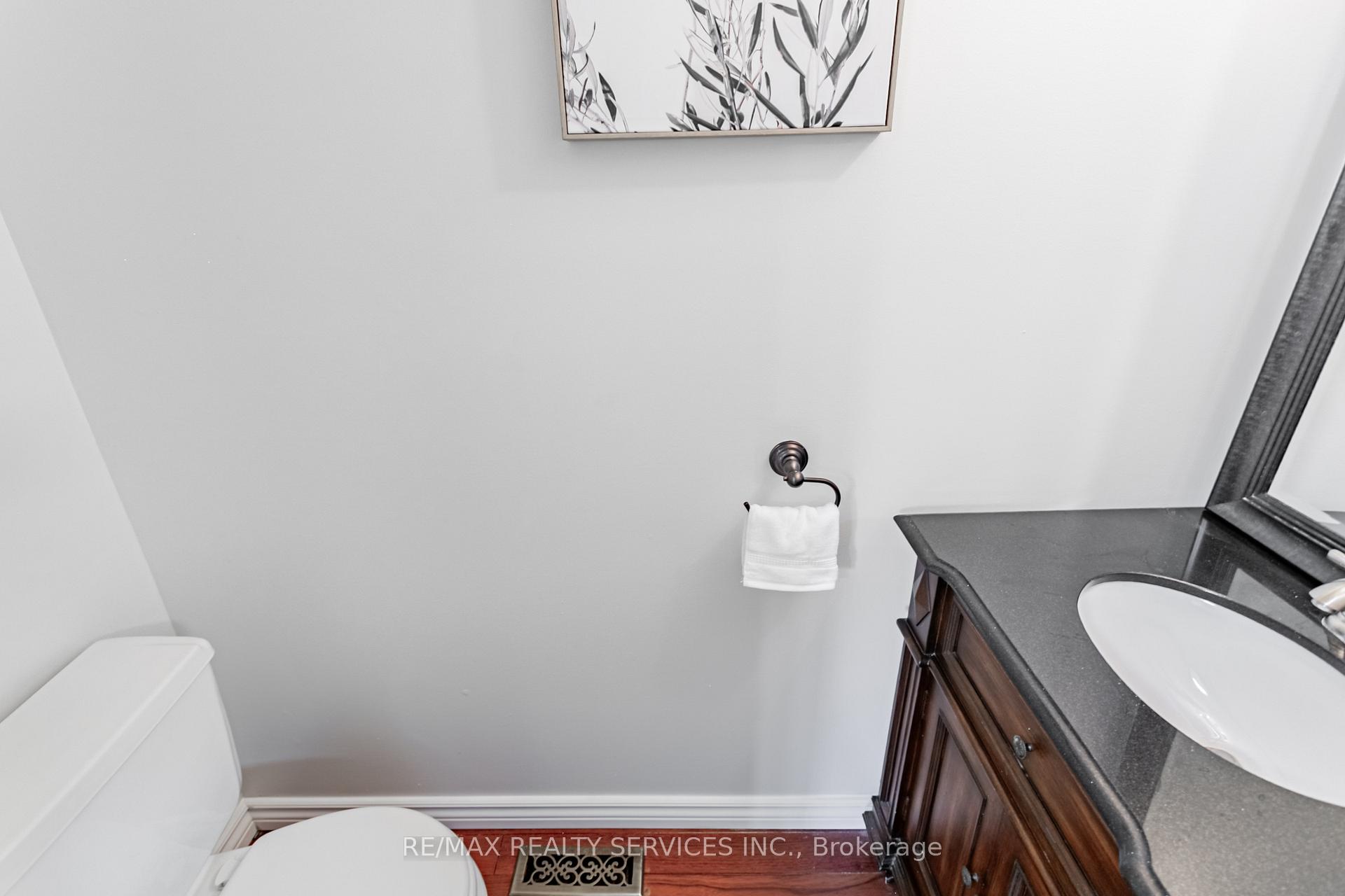 Photo 23 of 16 Marchmount Crescent, Brampton, Central Park — HOMEH