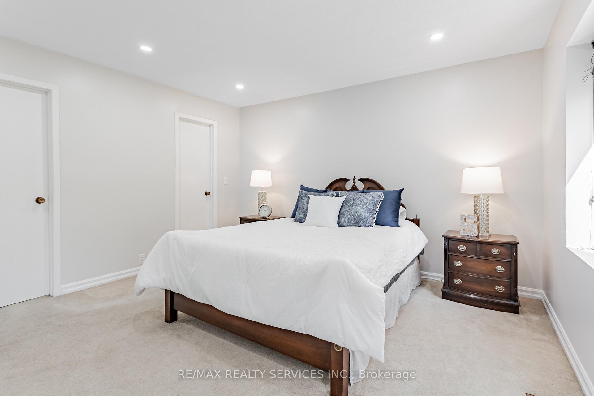 Photo 31 of 16 Marchmount Crescent, Brampton, Central Park — HOMEH