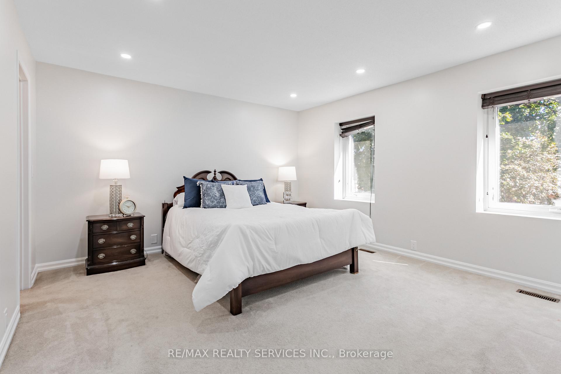 Photo 32 of 16 Marchmount Crescent, Brampton, Central Park — HOMEH