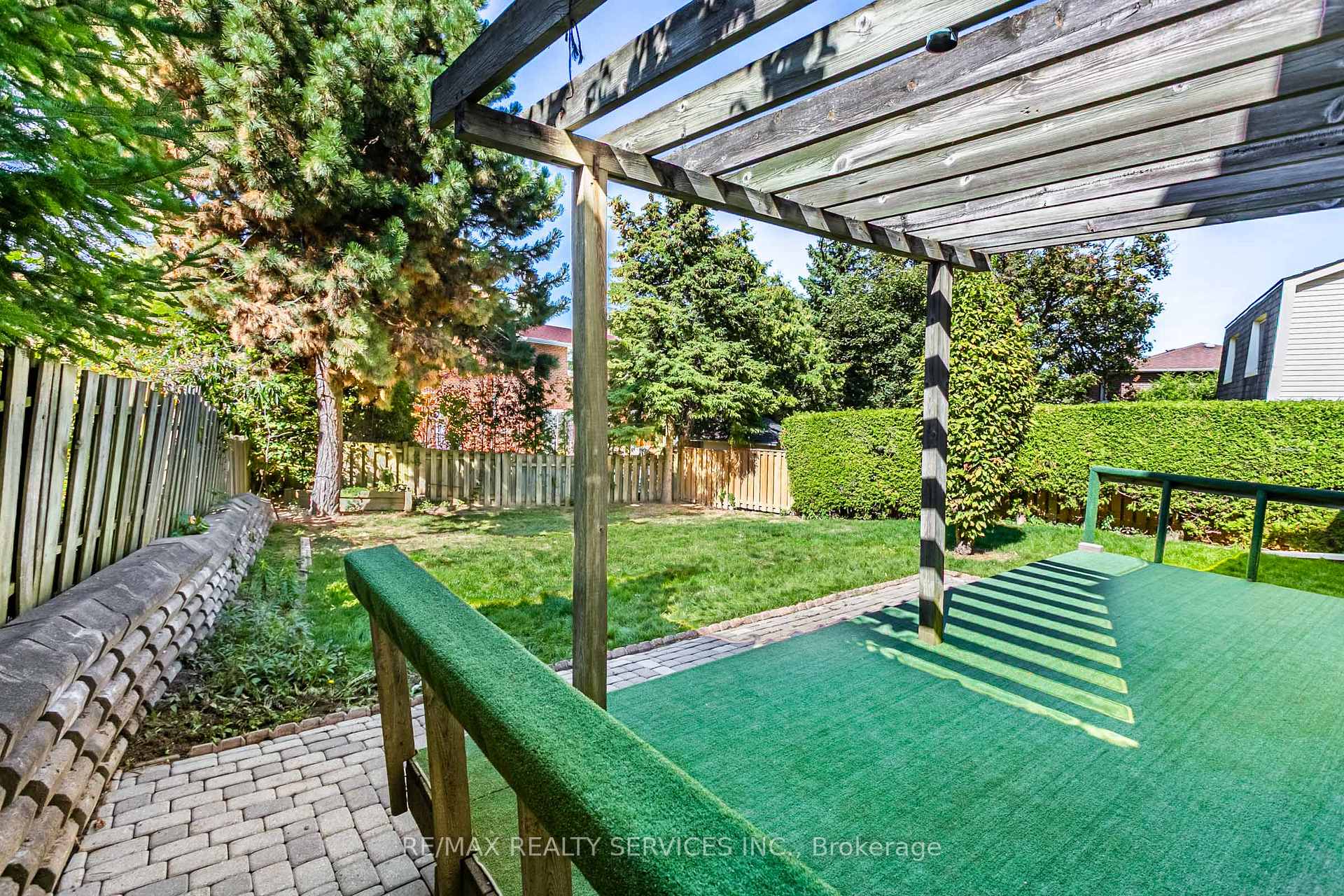 Photo 45 of 16 Marchmount Crescent, Brampton, Central Park — HOMEH