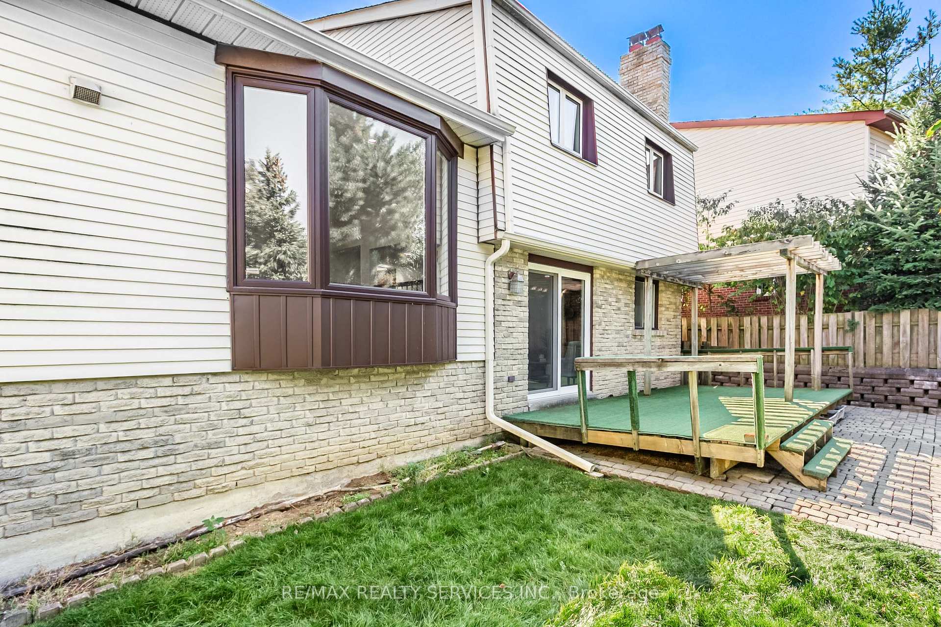 Photo 48 of 16 Marchmount Crescent, Brampton, Central Park — HOMEH