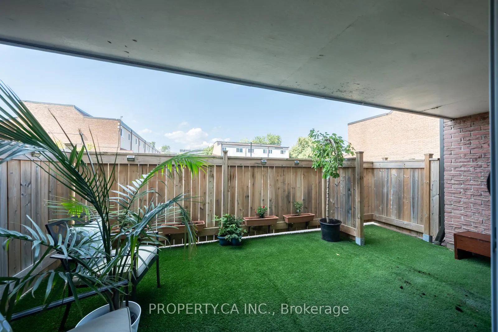Photo 7 of 311 Milestone Crescent, Aurora, Aurora Village — HOMEH