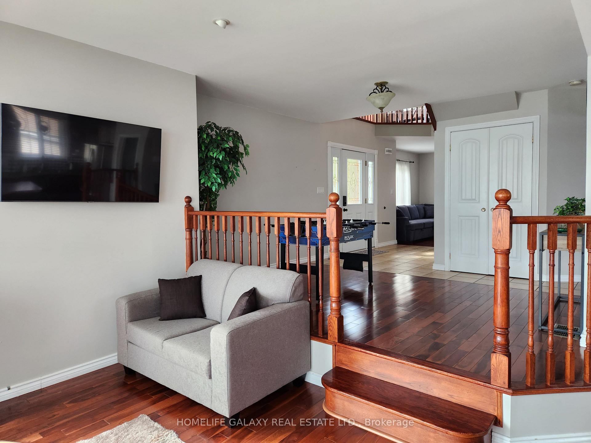 Photo 10 of 55 Cedar Crest Beach Road, Clarington, Bowmanville — HOMEH