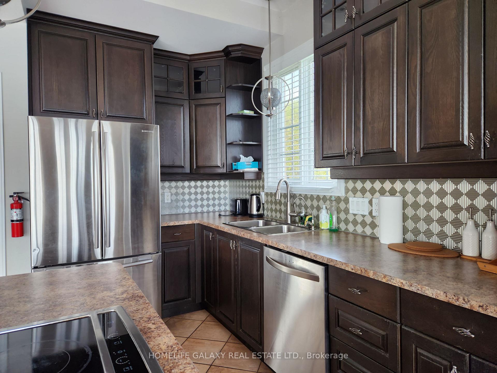 Photo 15 of 55 Cedar Crest Beach Road, Clarington, Bowmanville — HOMEH