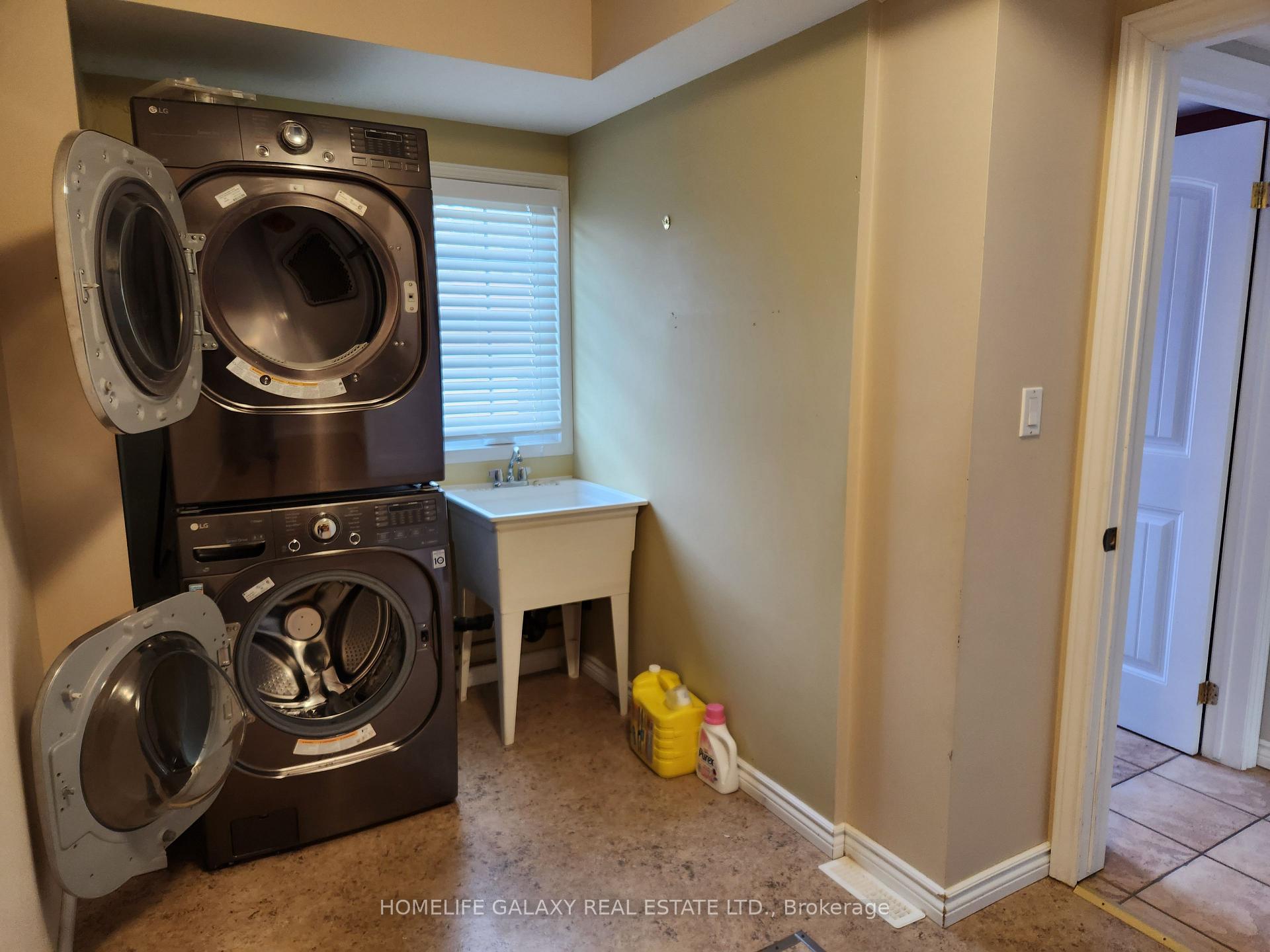 Photo 32 of 55 Cedar Crest Beach Road, Clarington, Bowmanville — HOMEH