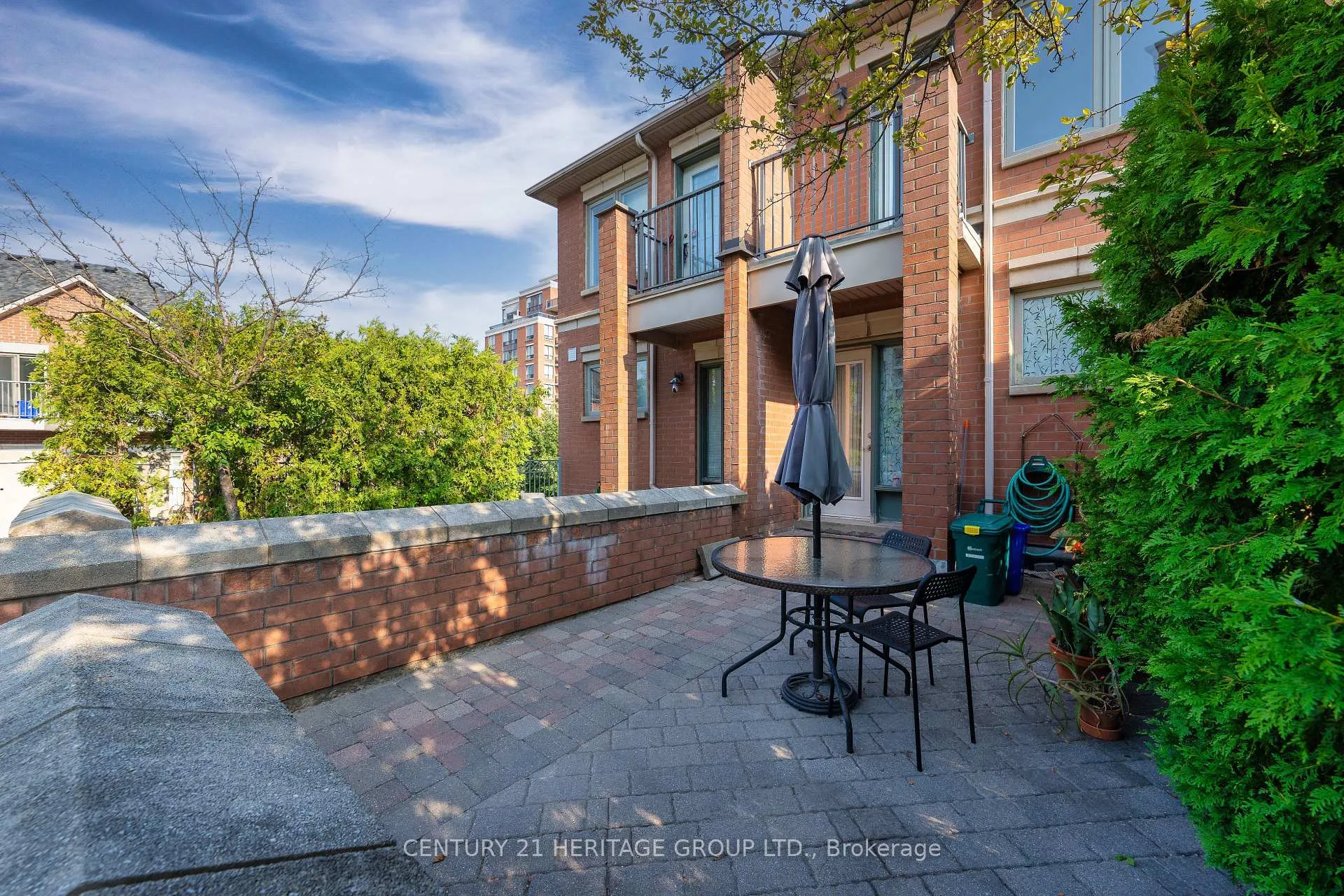 Photo 5 of 82 Suncrest Boulevard, Markham, Commerce Valley — HOMEH