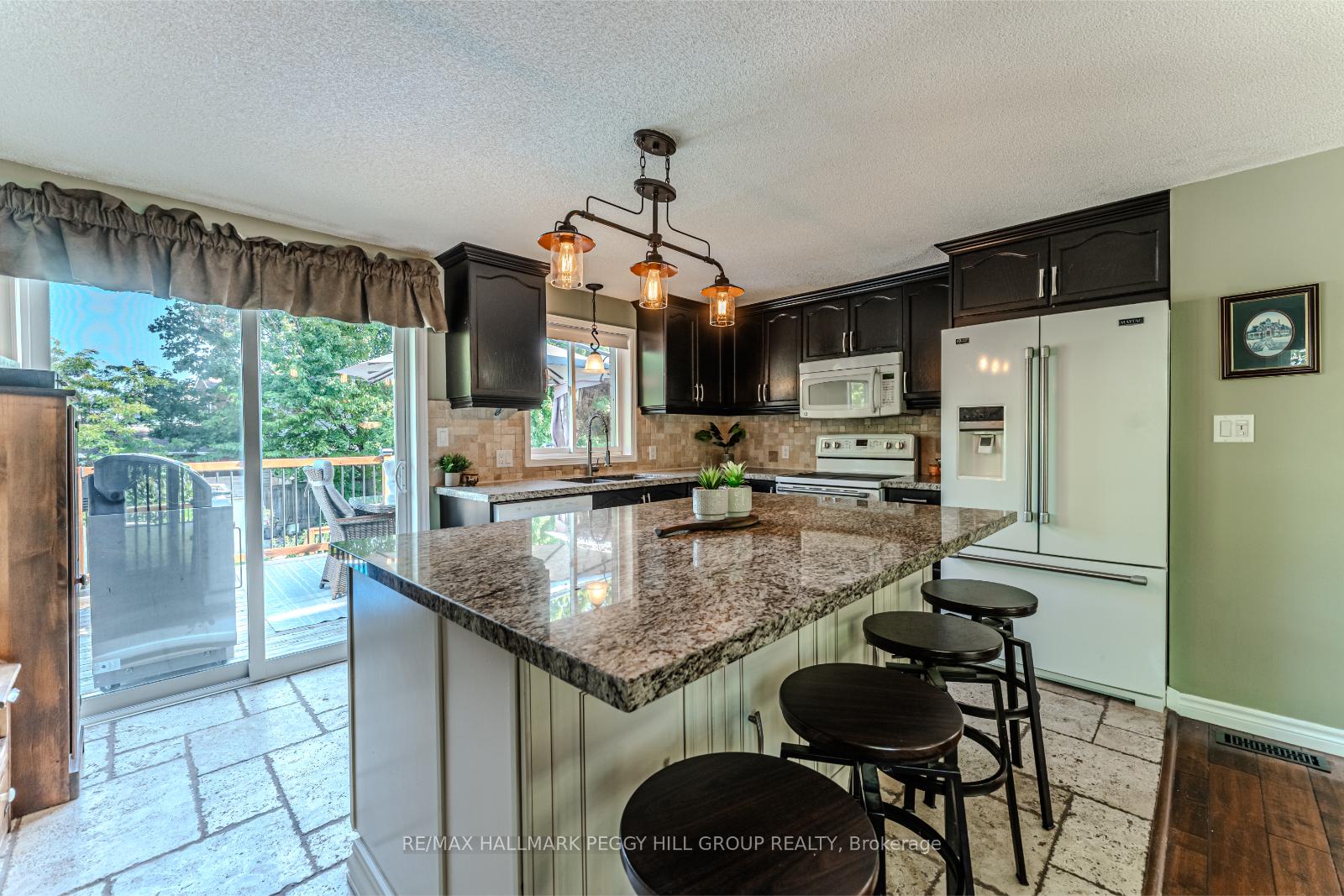 Photo 4 of 1 Wessenger Drive, Barrie, Holly — HOMEH