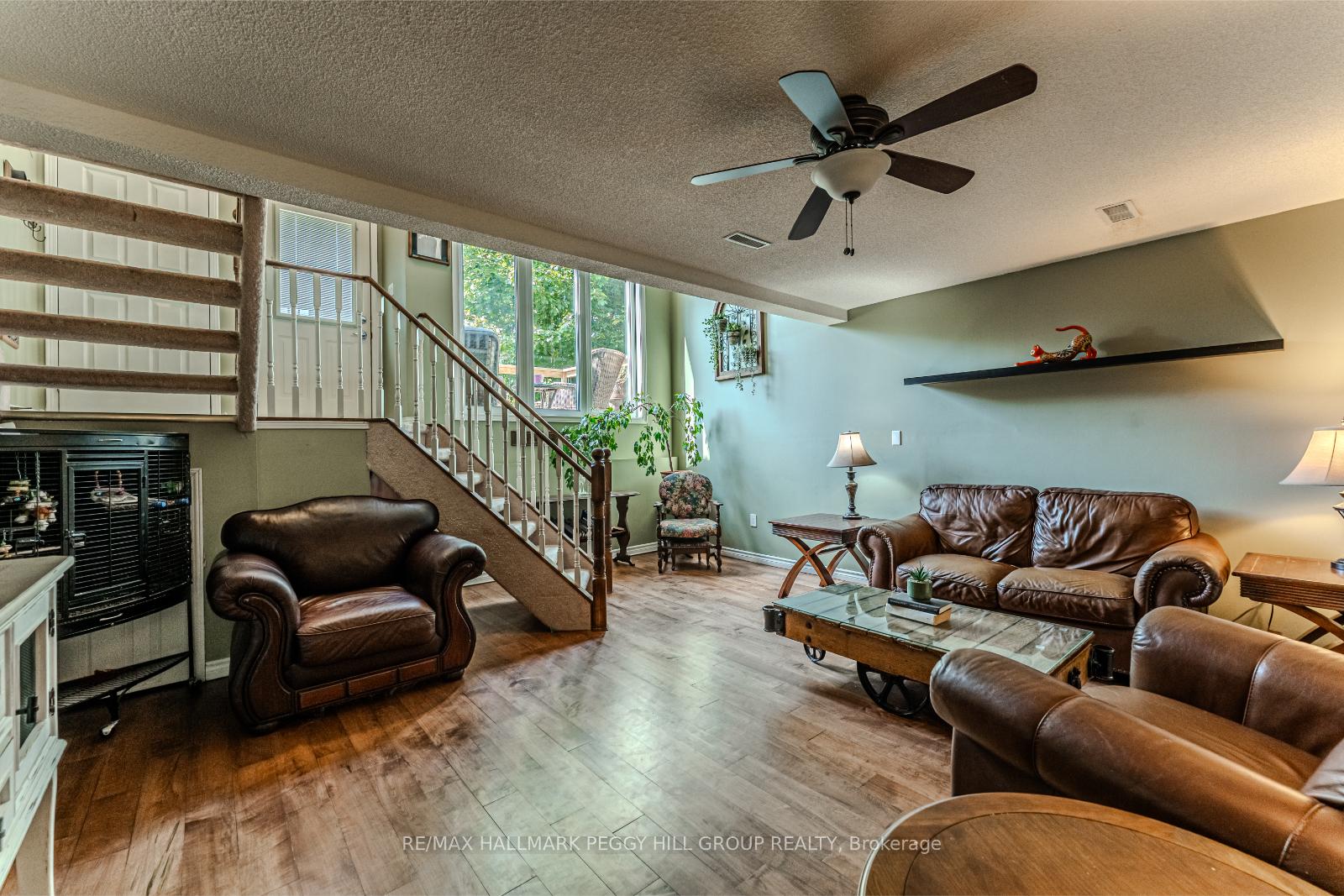 Photo 8 of 1 Wessenger Drive, Barrie, Holly — HOMEH
