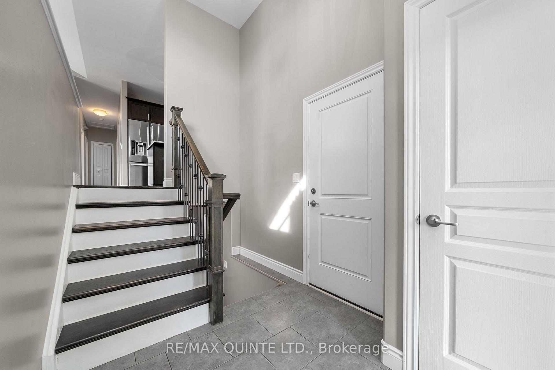 Photo 4 of 3 Walnut Crescent, Belleville, Thurlow Ward — HOMEH