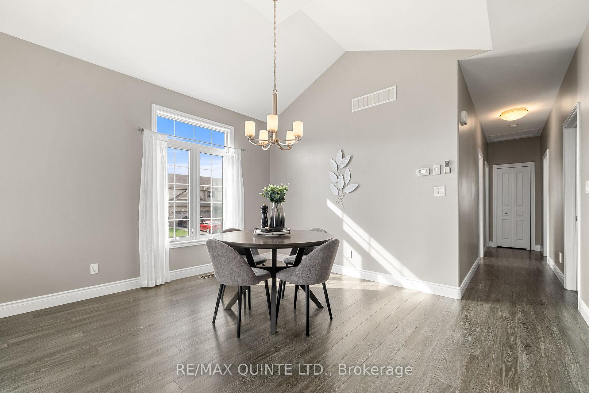 Photo 8 of 3 Walnut Crescent, Belleville, Thurlow Ward — HOMEH