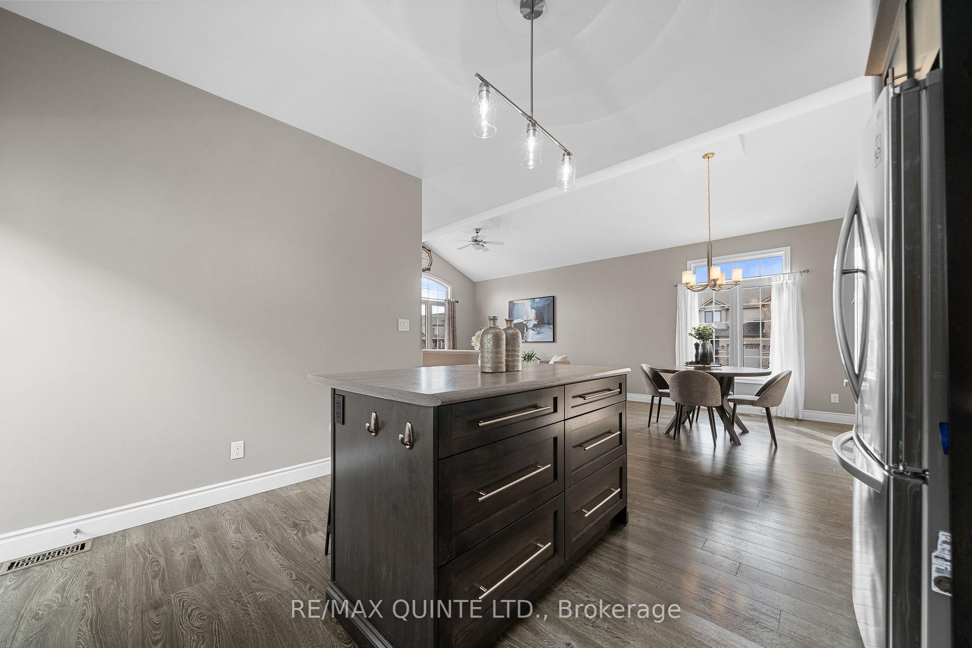 Photo 14 of 3 Walnut Crescent, Belleville, Thurlow Ward — HOMEH