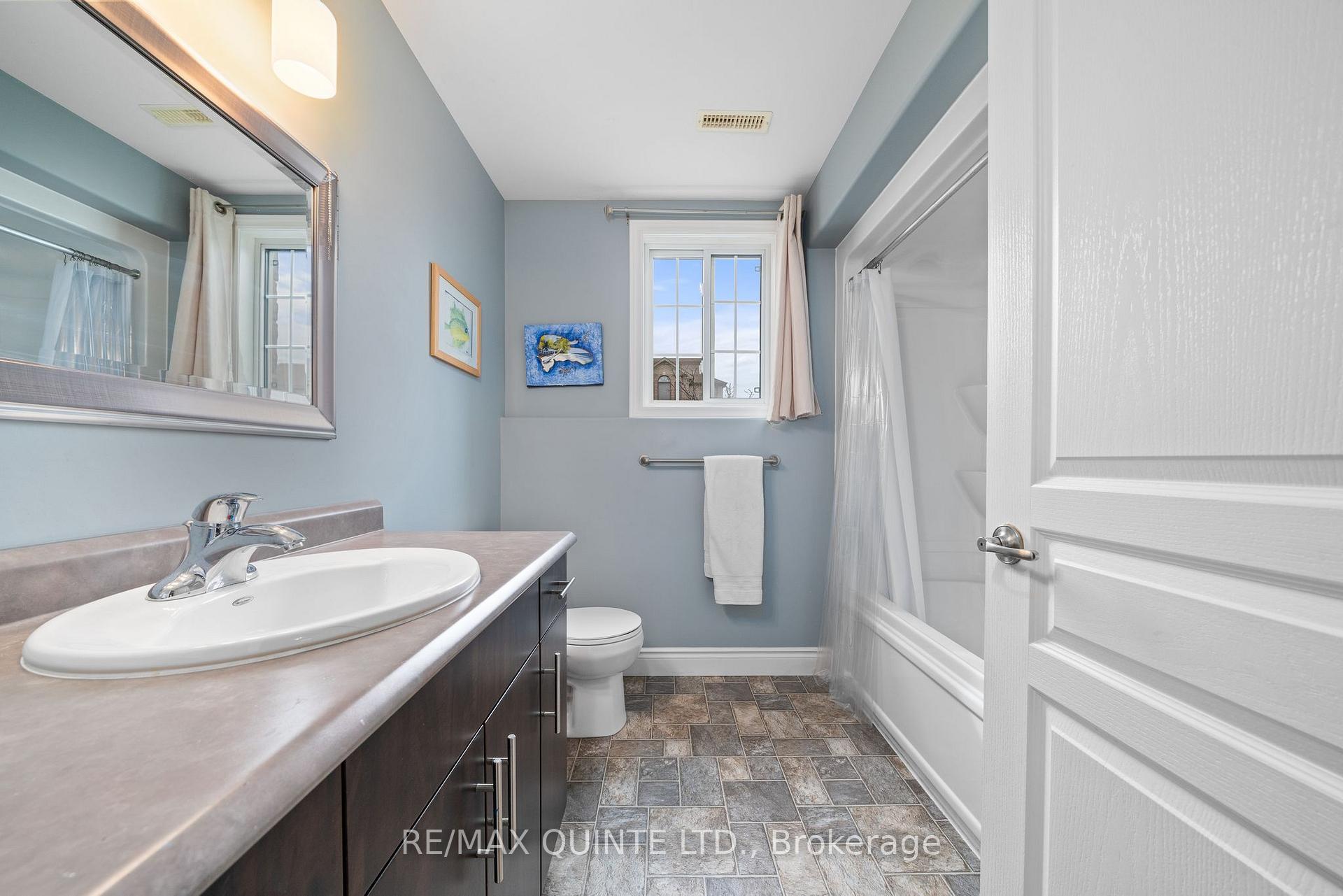 Photo 33 of 3 Walnut Crescent, Belleville, Thurlow Ward — HOMEH
