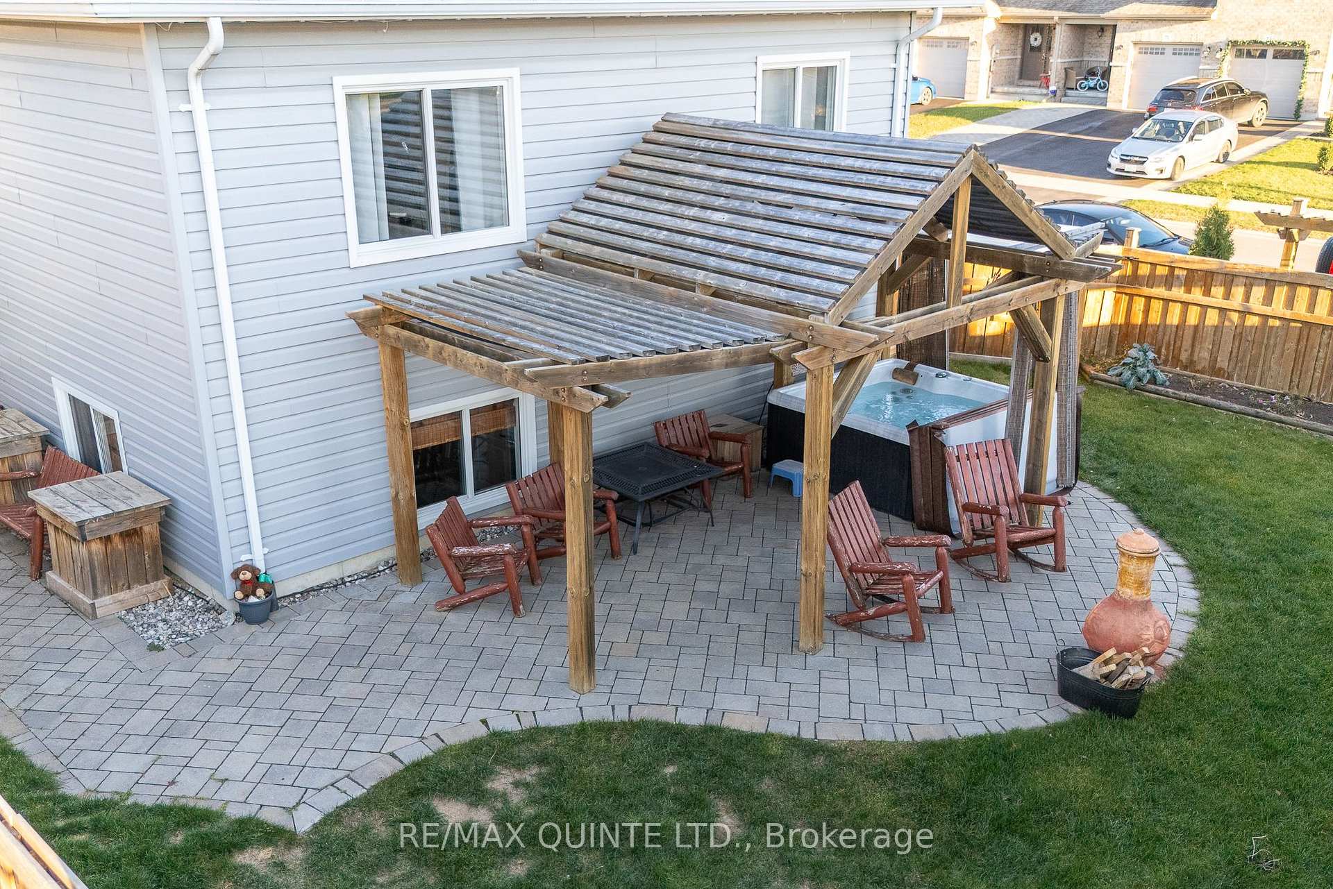 Photo 34 of 3 Walnut Crescent, Belleville, Thurlow Ward — HOMEH