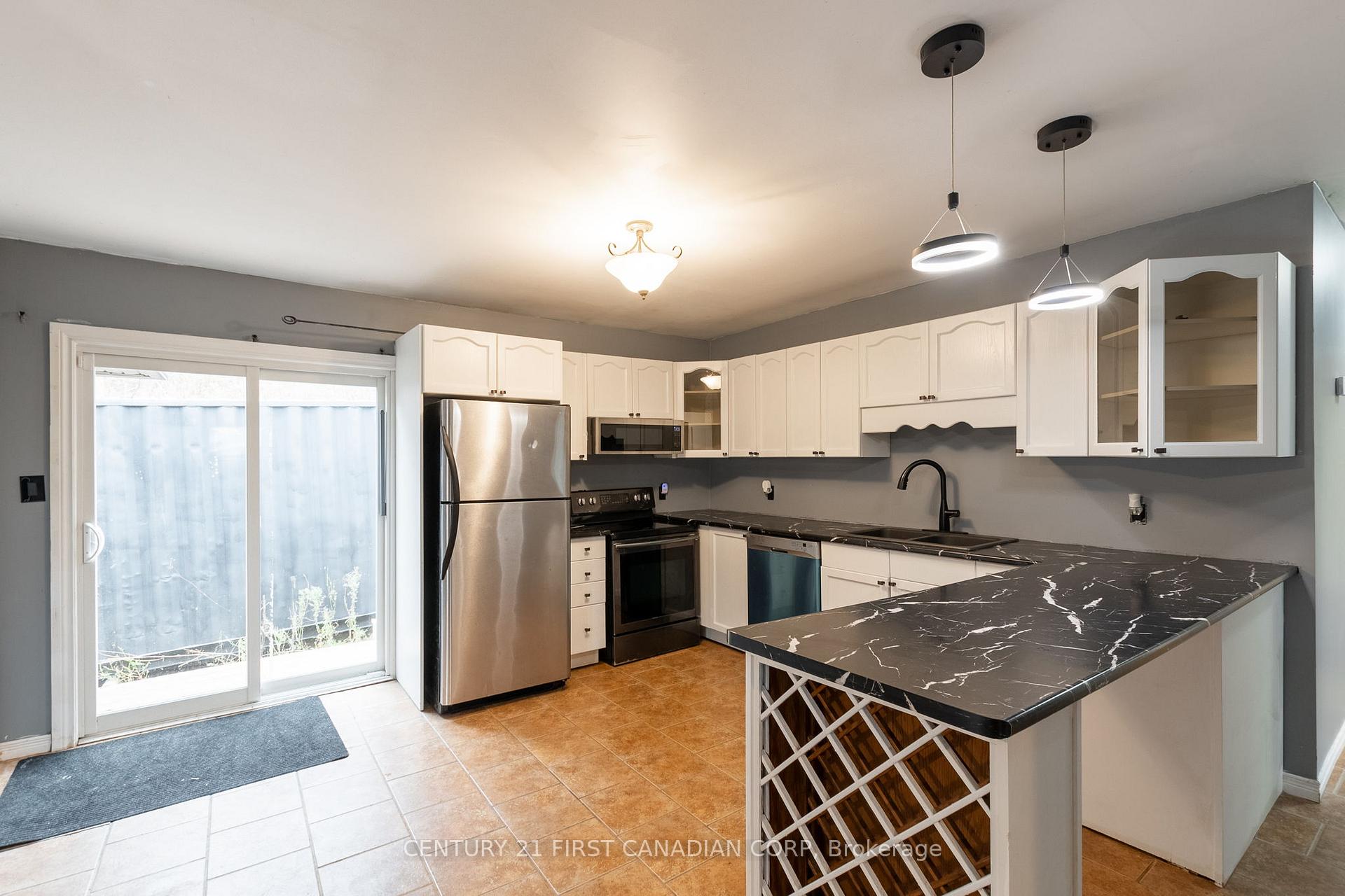 Photo 14 of 12 Davis Street, Central Elgin, Lynhurst — HOMEH