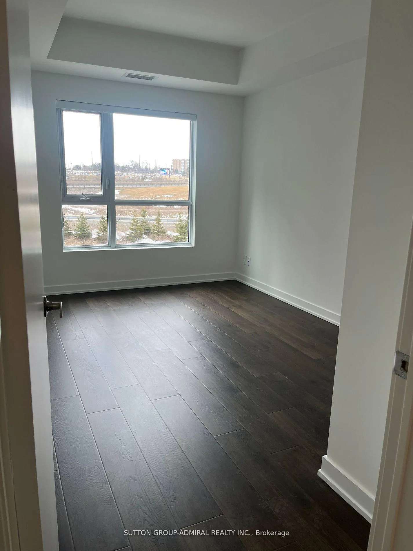 Photo 9 of 56 Lakeside Terrace, Barrie, Little Lake — HOMEH