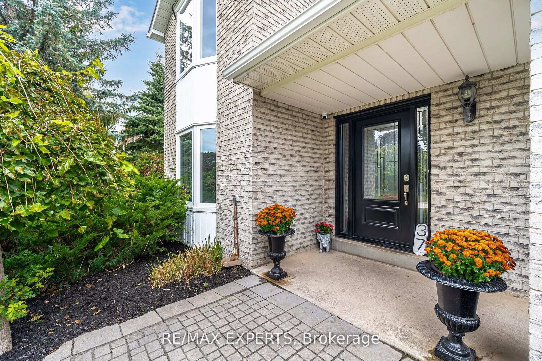 Photo 5 of 37 Erinlea Crescent, Erin — HOMEH
