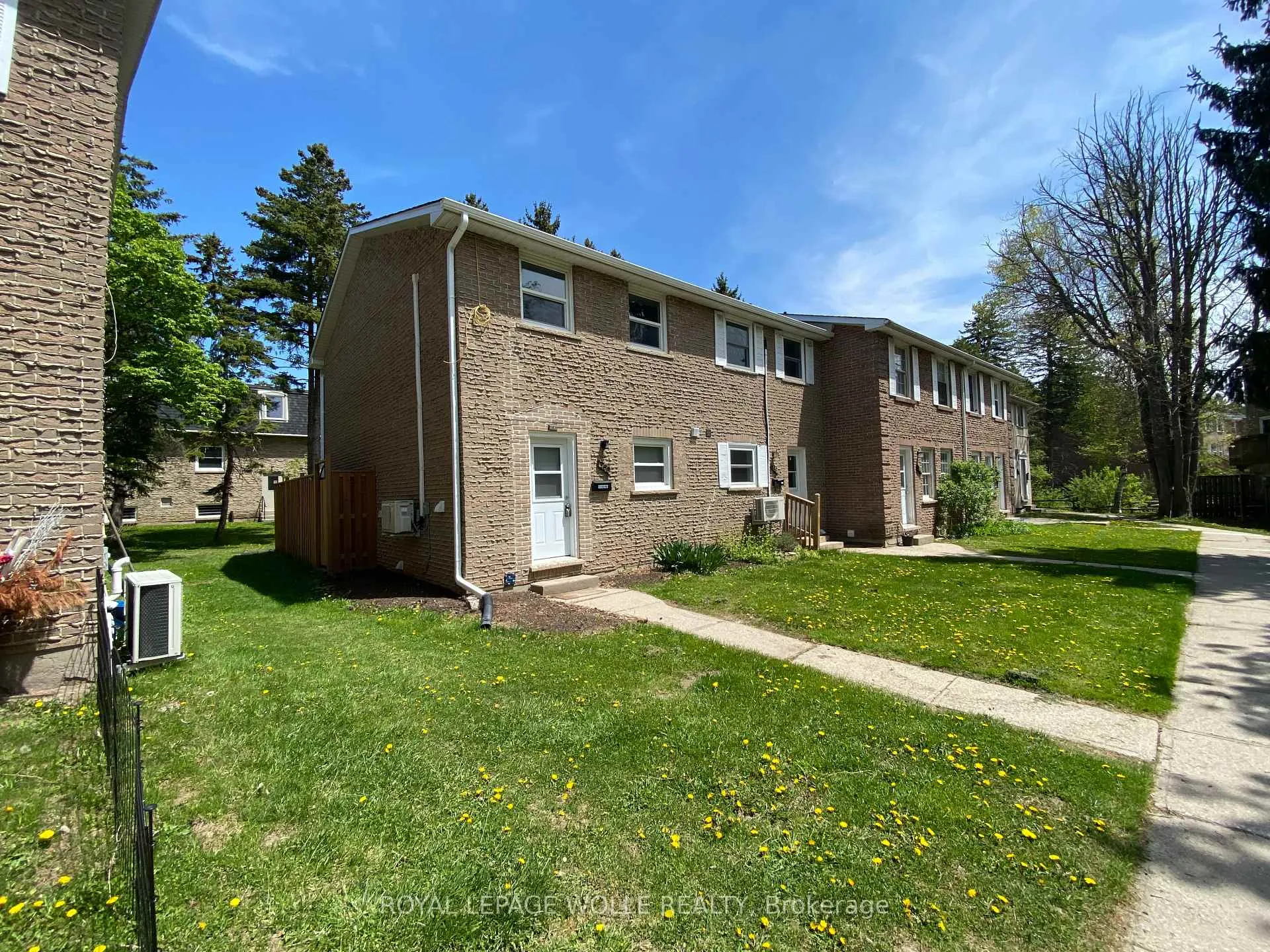 Front of 160 Westcourt Place