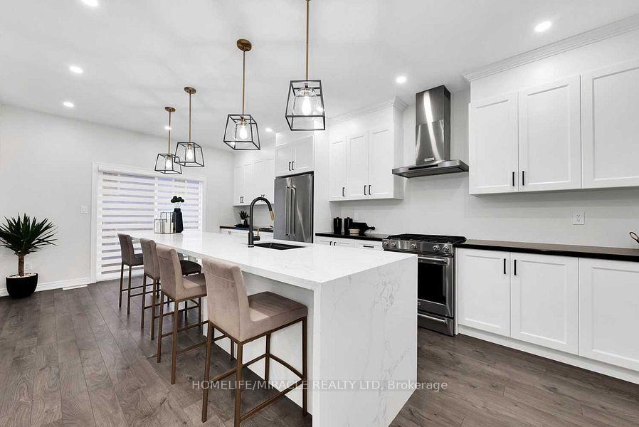 Photo 2 of 155 Ronald Hooper Avenue, Clarington, Bowmanville — HOMEH