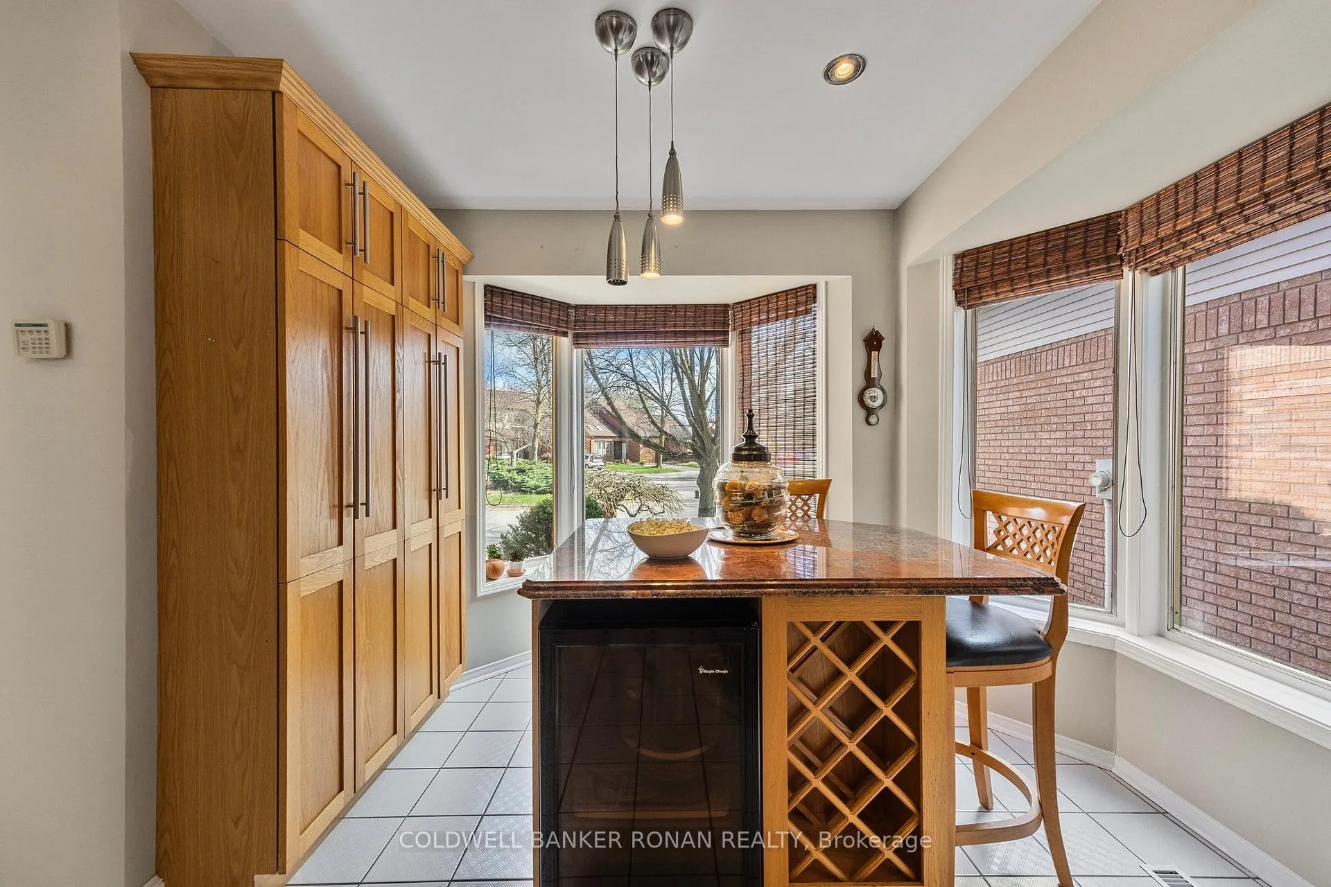 Photo 8 of 62 Riverview Road, New Tecumseth, Alliston — HOMEH