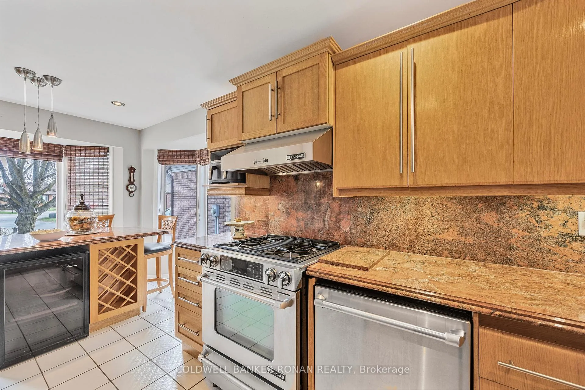 Photo 12 of 62 Riverview Road, New Tecumseth, Alliston — HOMEH