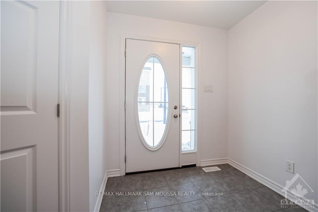 Photo 3 of 395 Aphelion Crescent, Ottawa, Barrhaven - Half Moon Bay — HOMEH