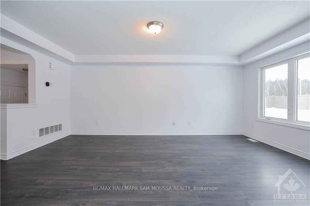 Photo 5 of 395 Aphelion Crescent, Ottawa, Barrhaven - Half Moon Bay — HOMEH