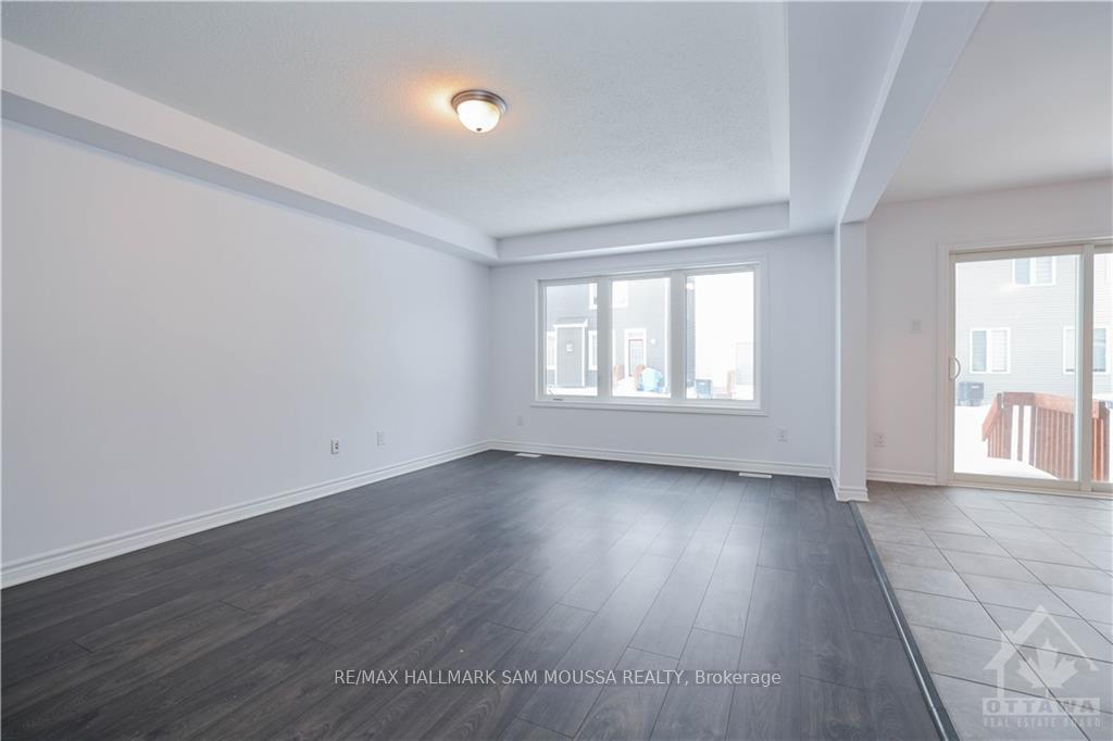 Photo 6 of 395 Aphelion Crescent, Ottawa, Barrhaven - Half Moon Bay — HOMEH