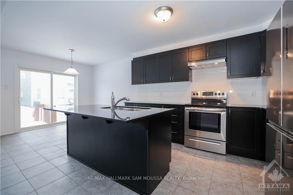 Photo 10 of 395 Aphelion Crescent, Ottawa, Barrhaven - Half Moon Bay — HOMEH