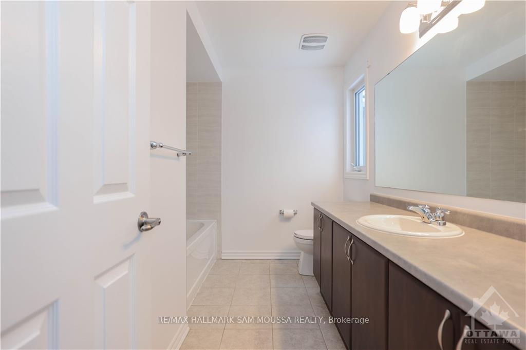 Photo 19 of 395 Aphelion Crescent, Ottawa, Barrhaven - Half Moon Bay — HOMEH