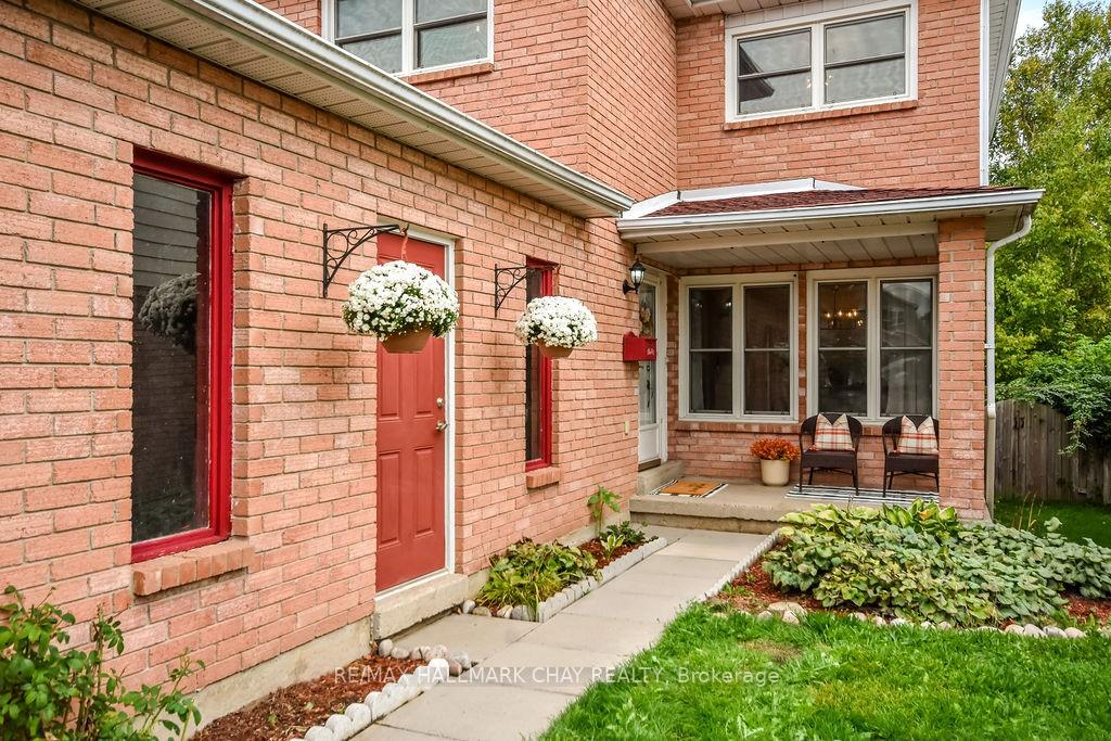 Photo 3 of 103 Garden Drive, Barrie, Painswick South — HOMEH
