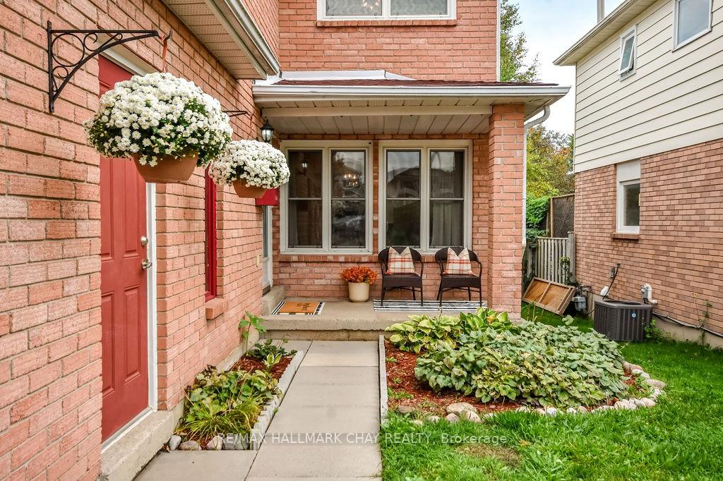 Photo 4 of 103 Garden Drive, Barrie, Painswick South — HOMEH