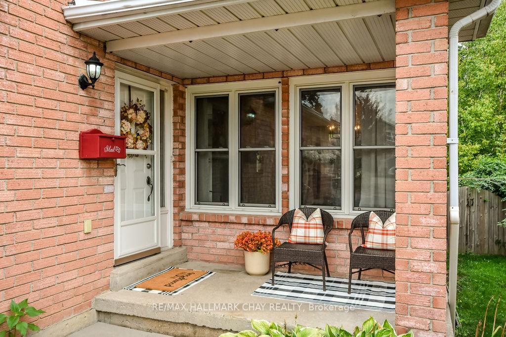 Photo 5 of 103 Garden Drive, Barrie, Painswick South — HOMEH
