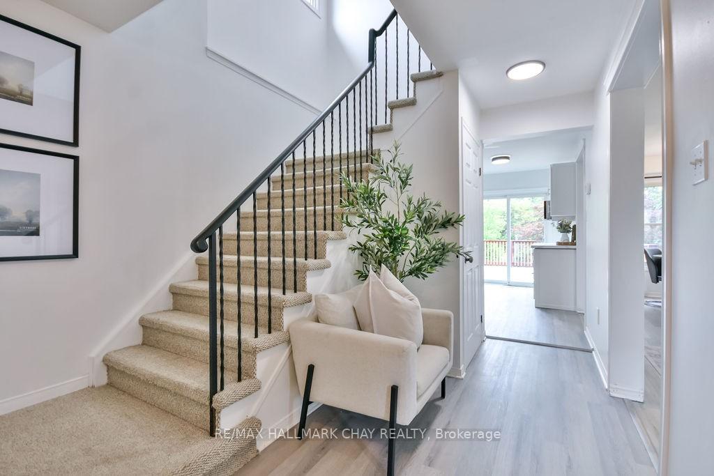 Photo 7 of 103 Garden Drive, Barrie, Painswick South — HOMEH