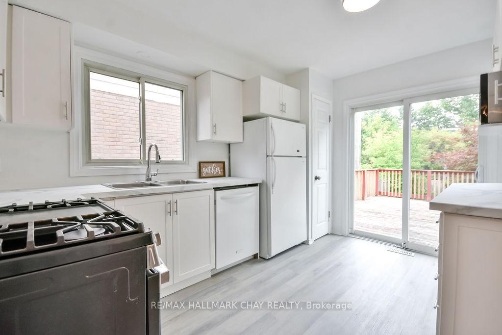 Photo 18 of 103 Garden Drive, Barrie, Painswick South — HOMEH