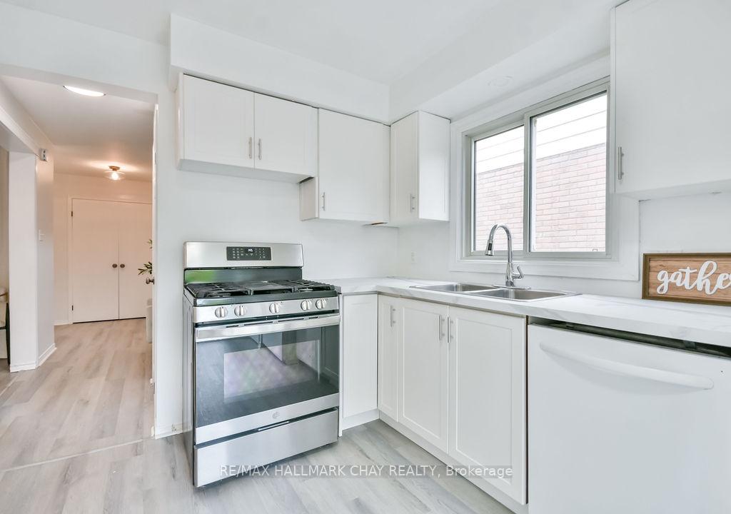 Photo 22 of 103 Garden Drive, Barrie, Painswick South — HOMEH