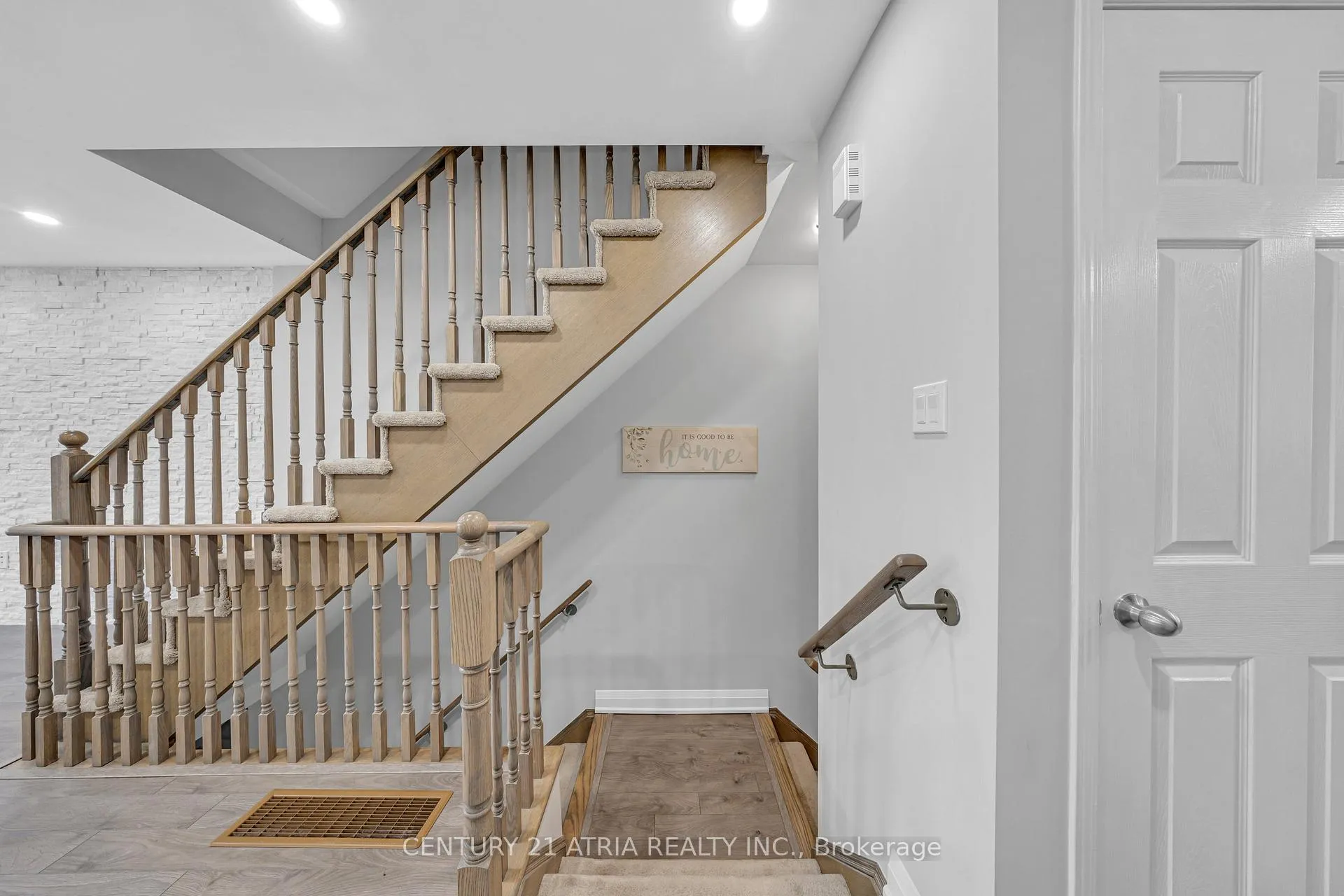 Photo 4 of 2502 Rosedrop Path, Oshawa, Windfields — HOMEH