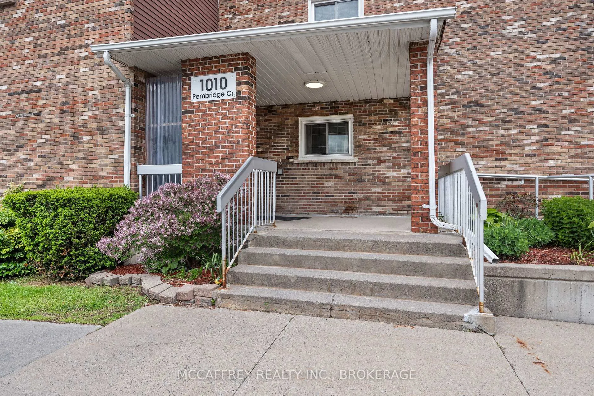 Photo 5 of 1010 Pembridge Crescent, Kingston, North of Taylor-Kidd Blvd — HOMEH