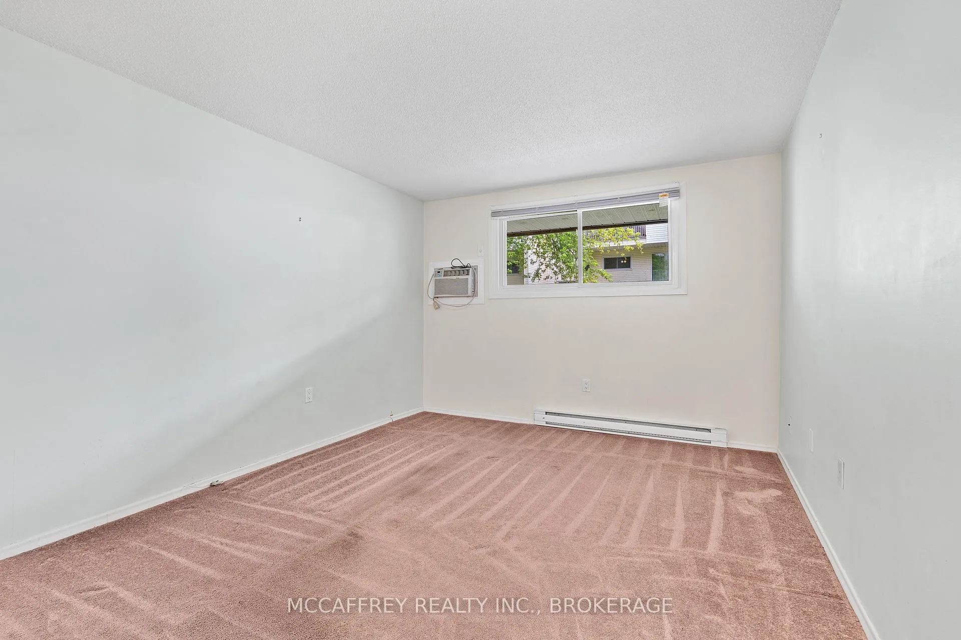 Photo 7 of 1010 Pembridge Crescent, Kingston, North of Taylor-Kidd Blvd — HOMEH