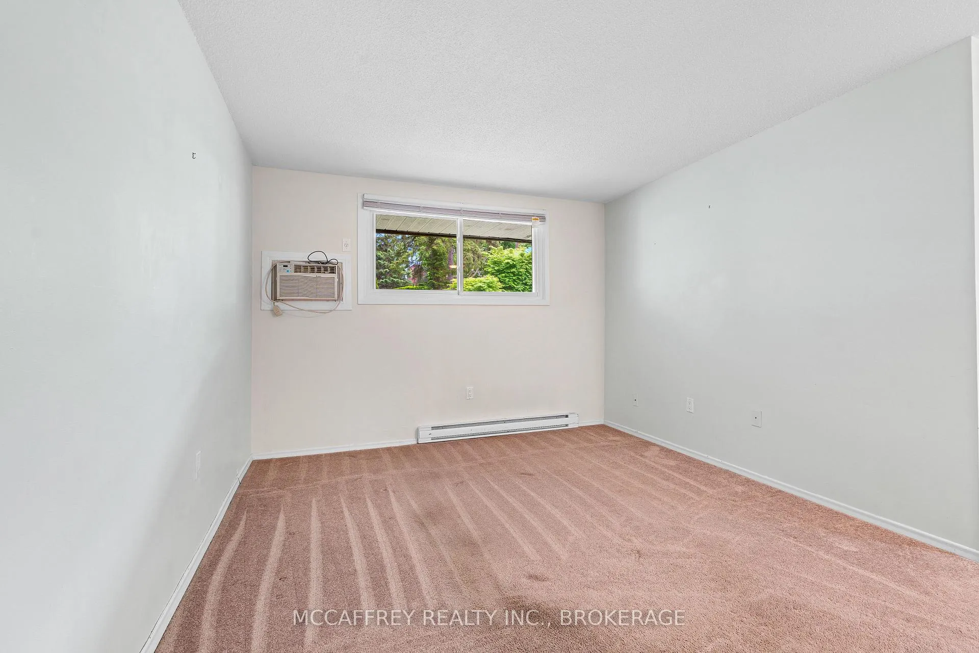 Photo 8 of 1010 Pembridge Crescent, Kingston, North of Taylor-Kidd Blvd — HOMEH