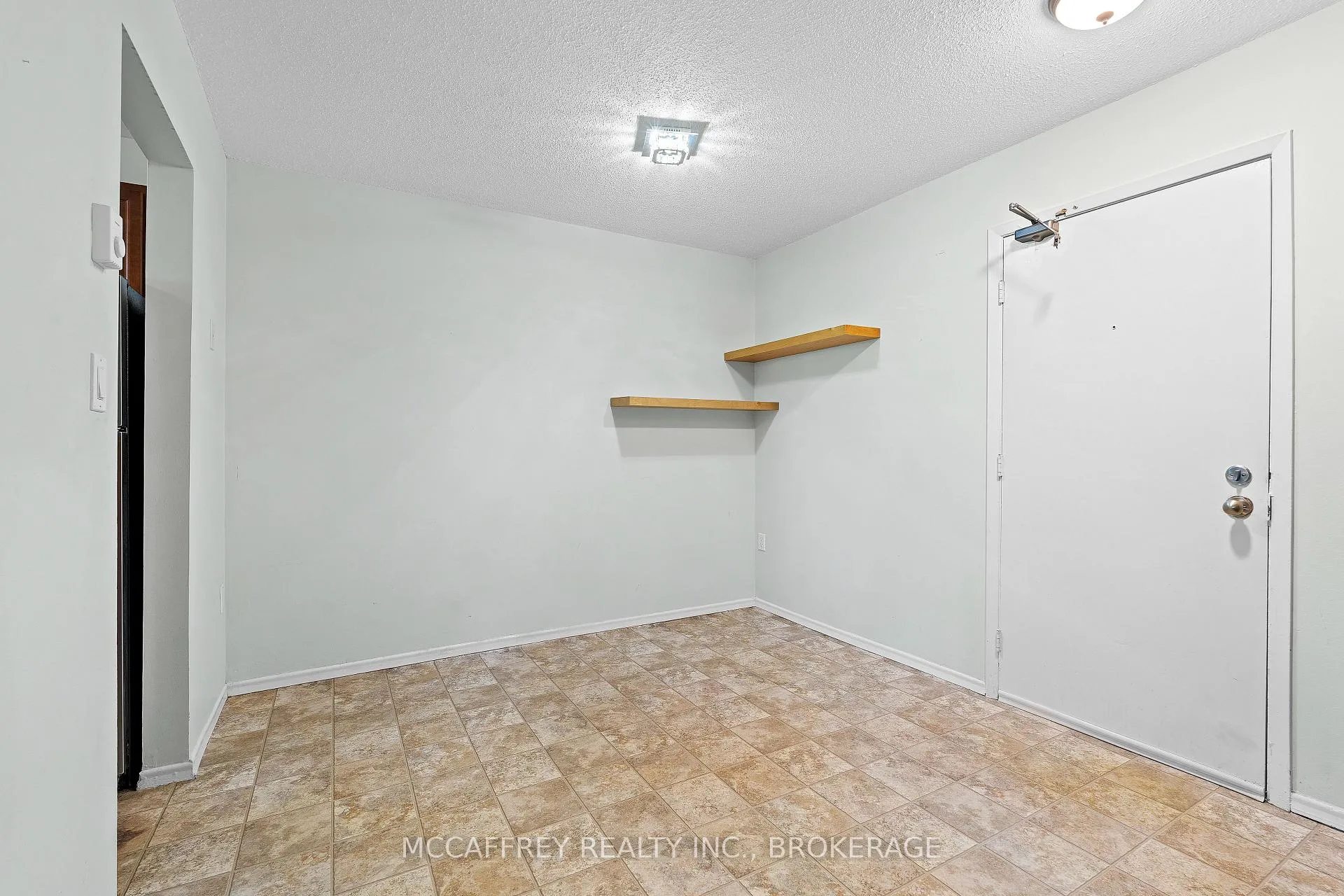 Photo 10 of 1010 Pembridge Crescent, Kingston, North of Taylor-Kidd Blvd — HOMEH