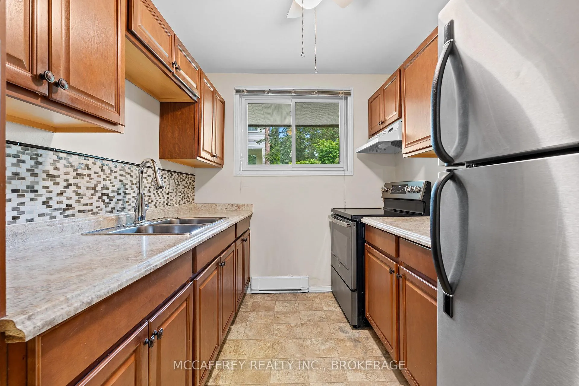 Photo 12 of 1010 Pembridge Crescent, Kingston, North of Taylor-Kidd Blvd — HOMEH