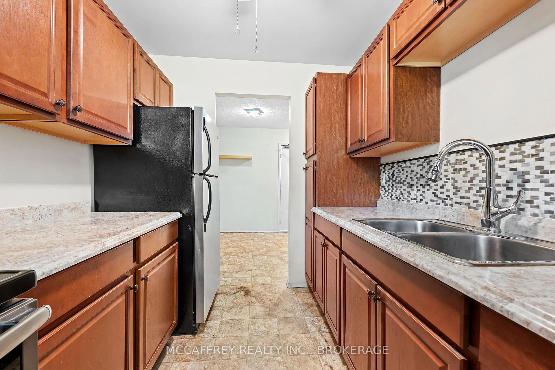 Photo 14 of 1010 Pembridge Crescent, Kingston, North of Taylor-Kidd Blvd — HOMEH