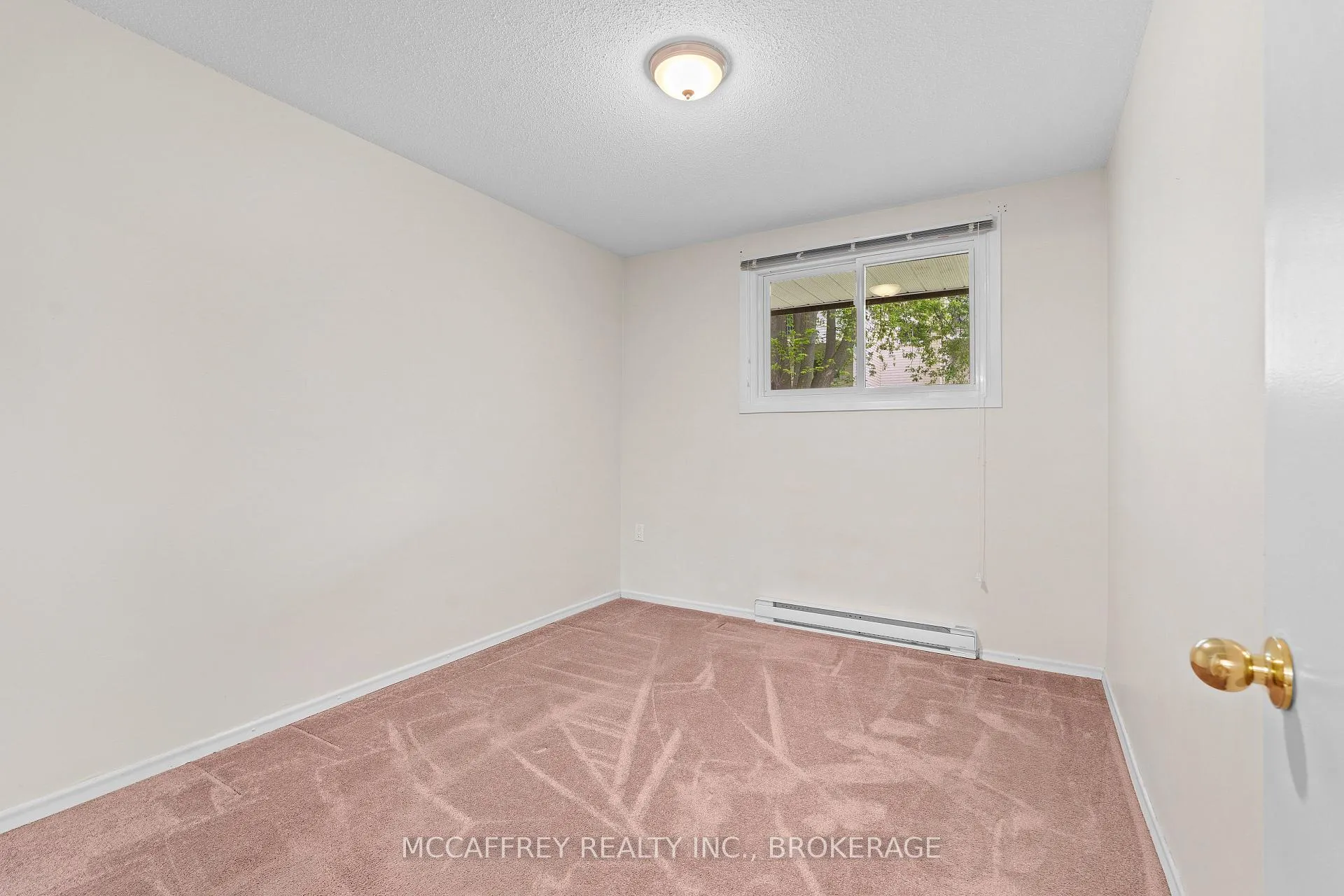 Photo 16 of 1010 Pembridge Crescent, Kingston, North of Taylor-Kidd Blvd — HOMEH