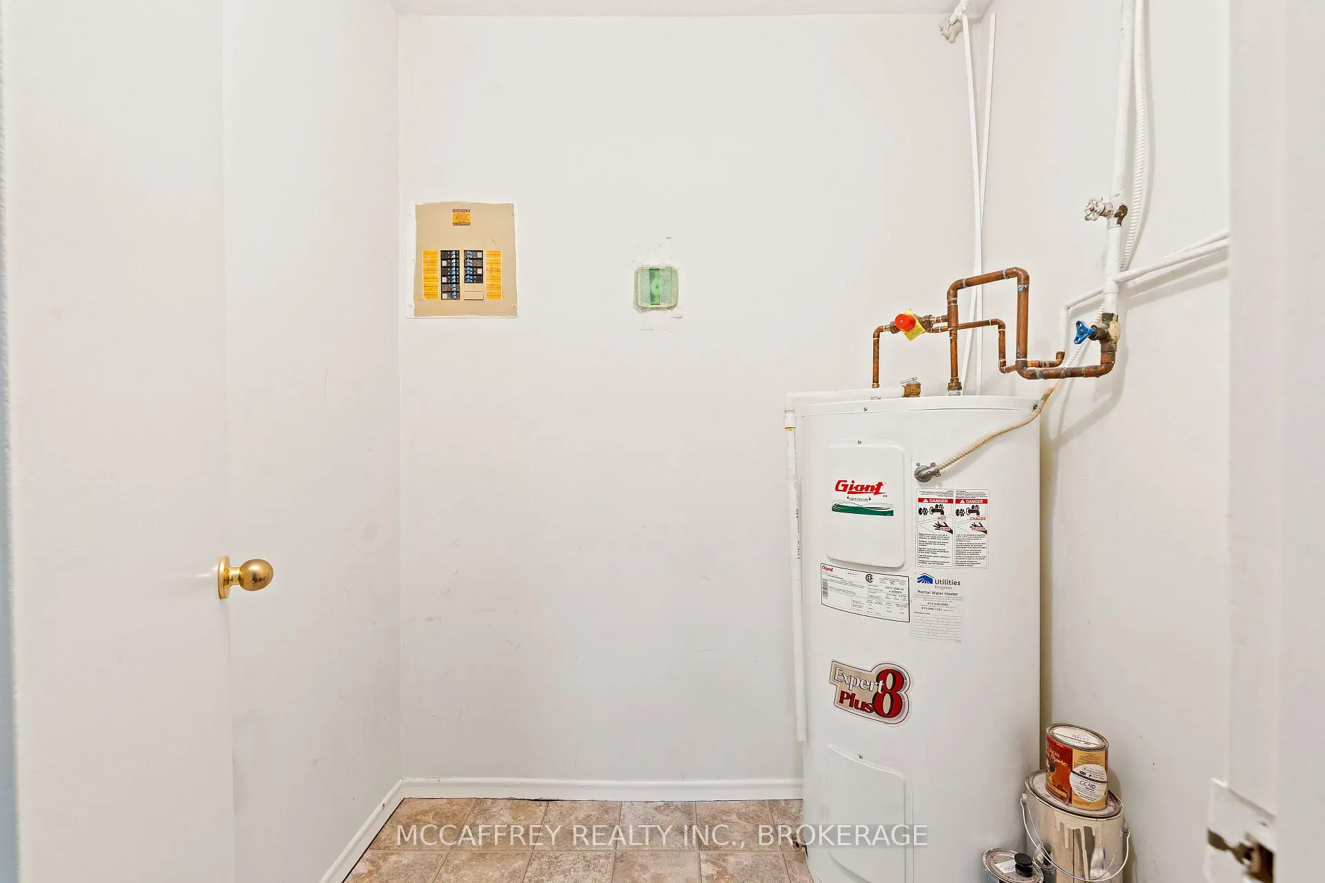 Photo 20 of 1010 Pembridge Crescent, Kingston, North of Taylor-Kidd Blvd — HOMEH