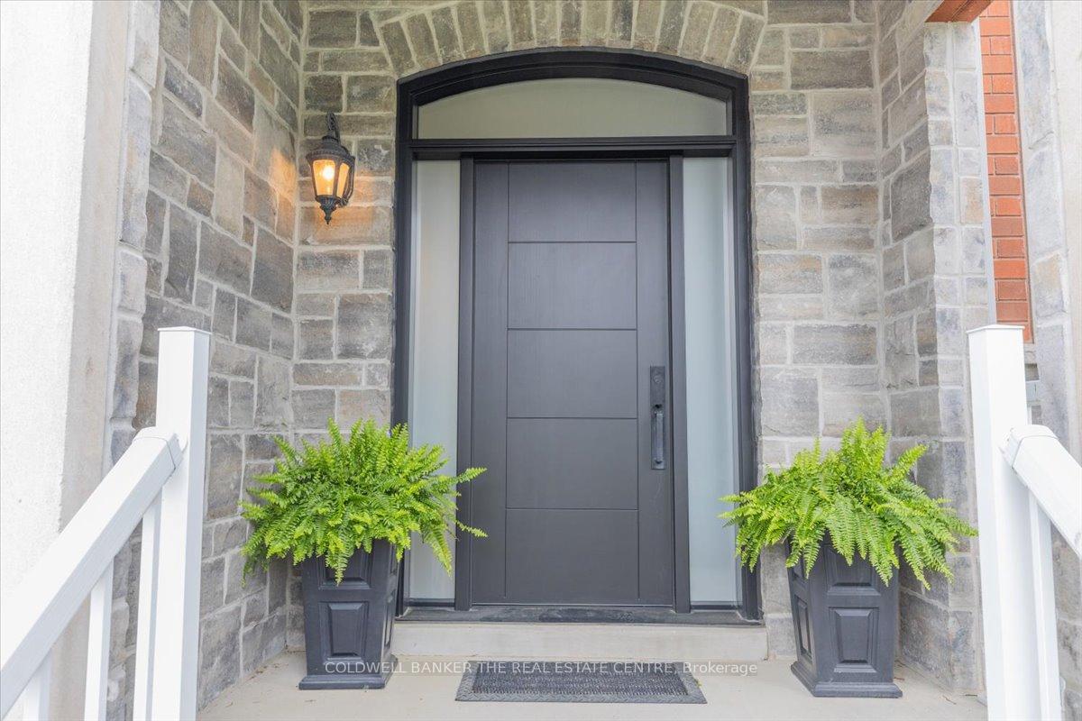 Photo 8 of 114 Laurendale Avenue, Georgina, Keswick South — HOMEH