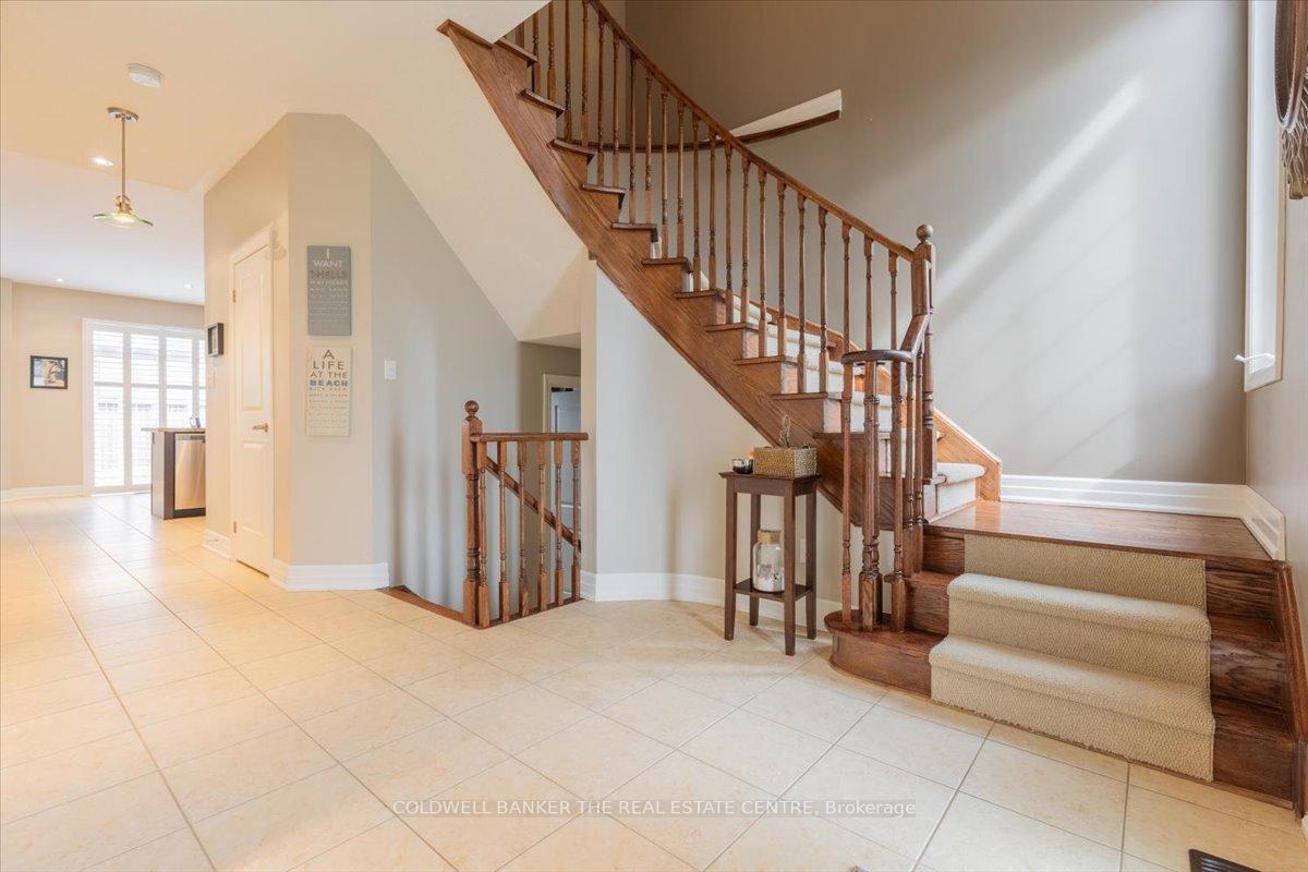Photo 10 of 114 Laurendale Avenue, Georgina, Keswick South — HOMEH