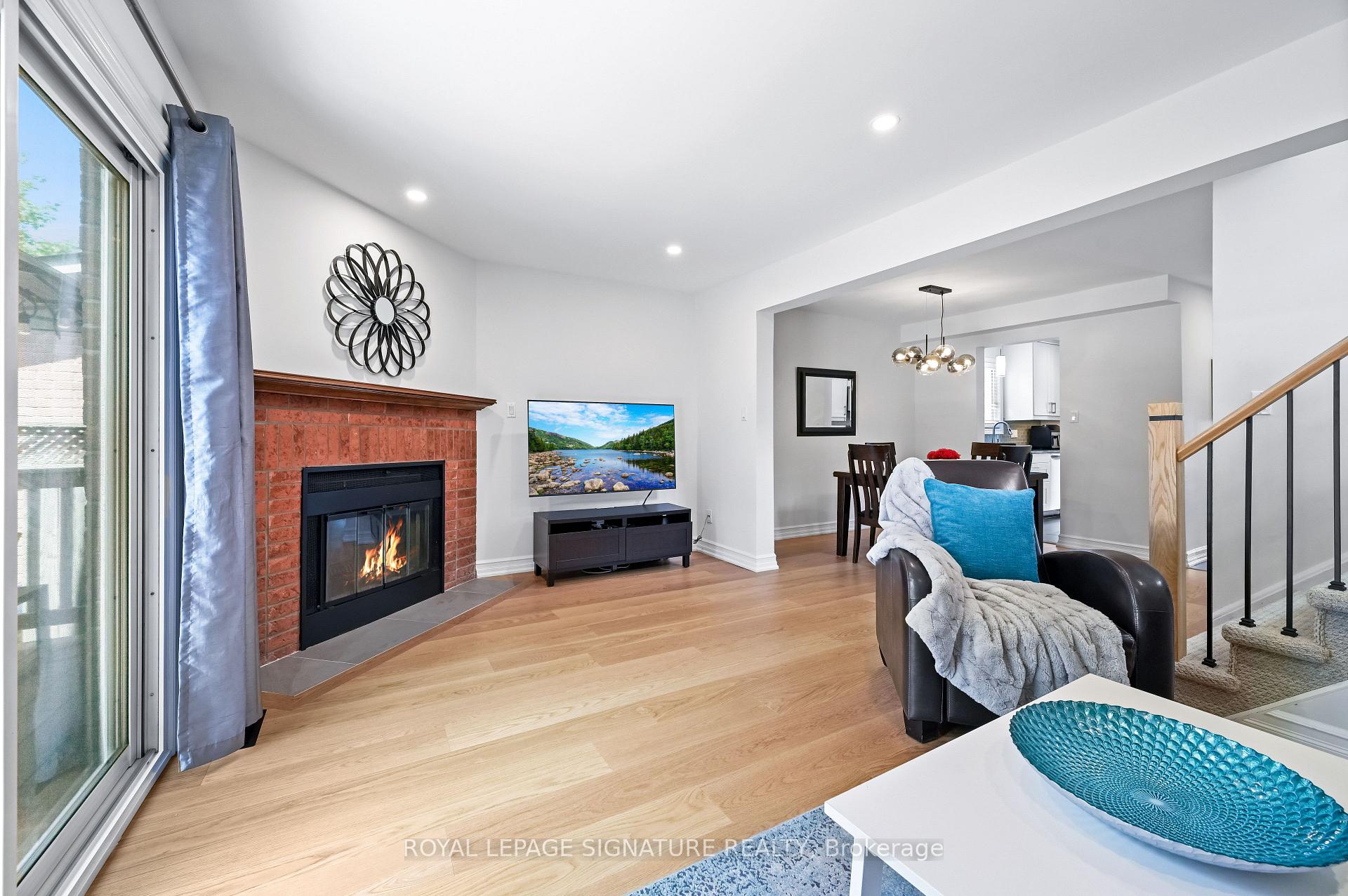 Photo 4 of 2048 Chrisdon Road, Burlington, Headon — HOMEH
